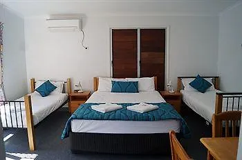 Tin Can Bay'S Sleepy Lagoon Motel