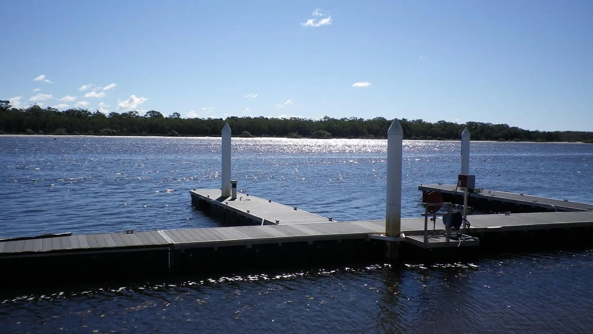 Tin Can Bay'S Sleepy Lagoon Motel Australia