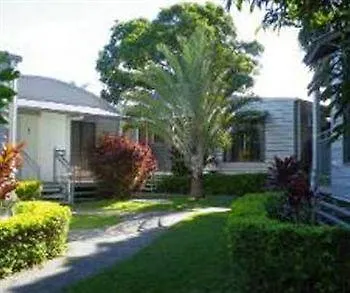 Tin Can Bay'S Sleepy Lagoon Motel