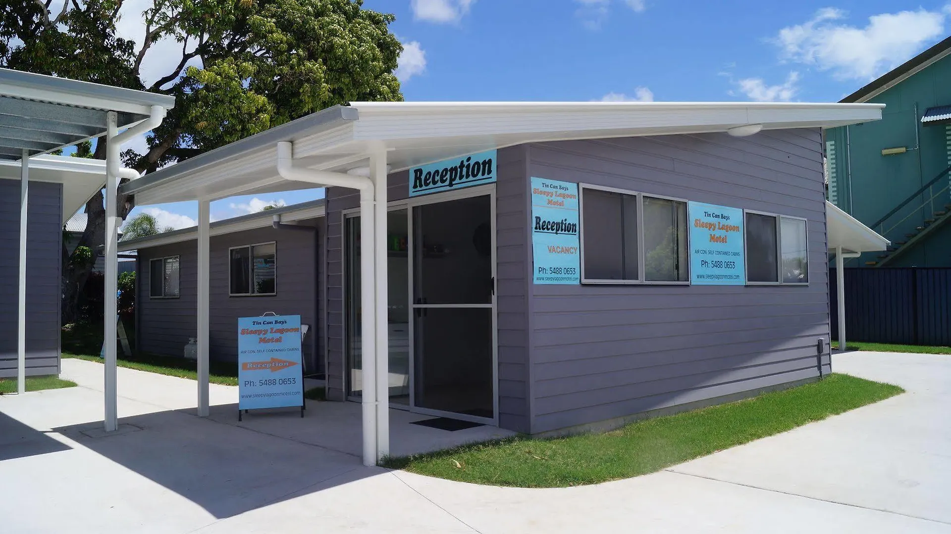 Tin Can Bay'S Sleepy Lagoon Motel Australia