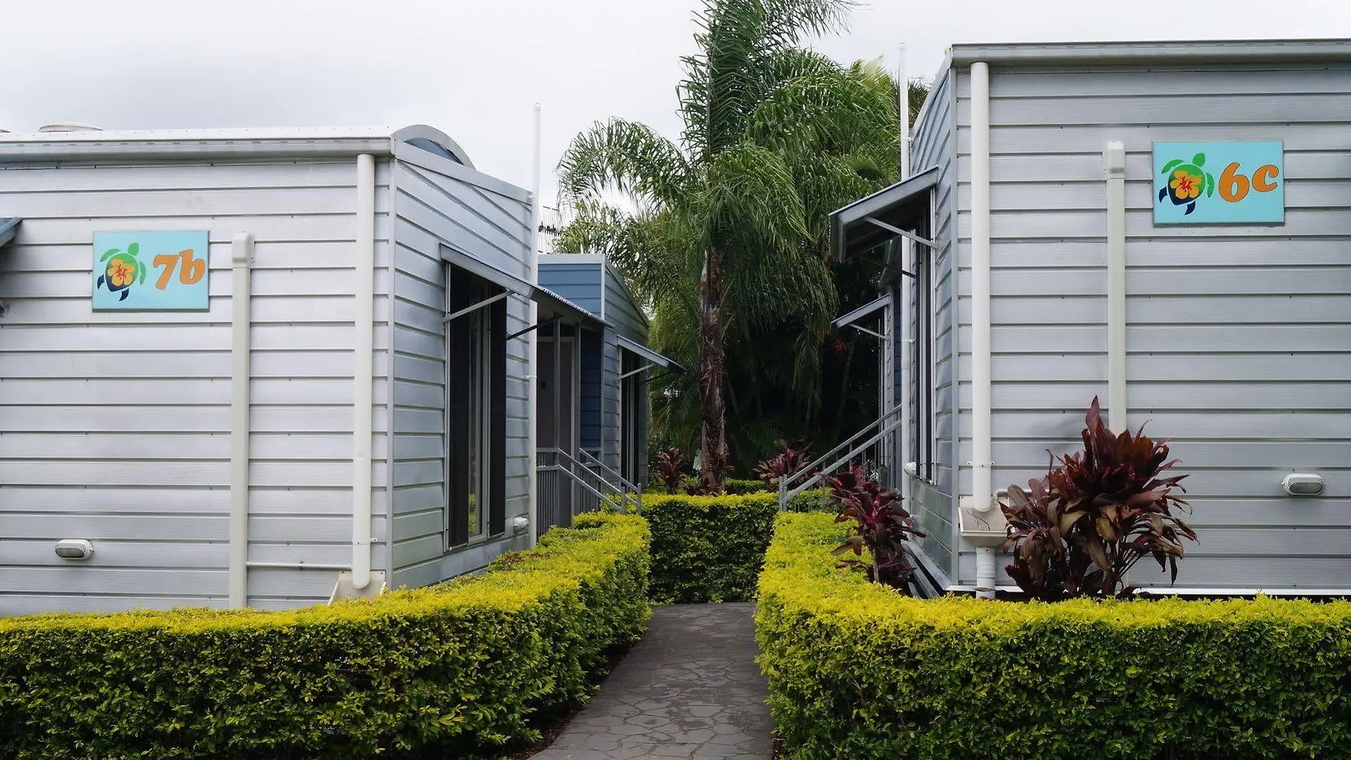 Tin Can Bay'S Sleepy Lagoon Motel Australia